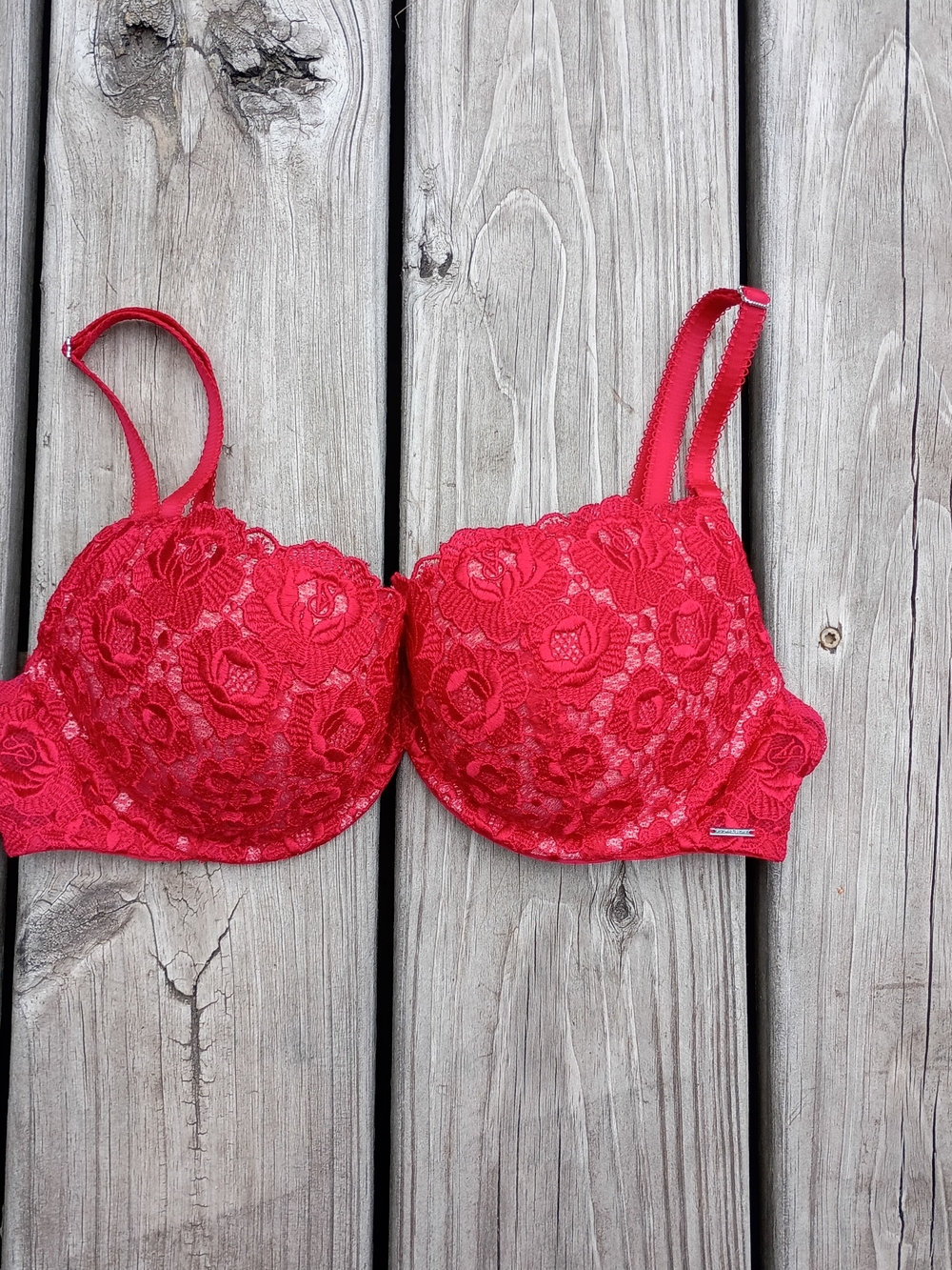 Red Lace Underwire Bra - Women’s Intimates Victoria's secret The Miracle Bra